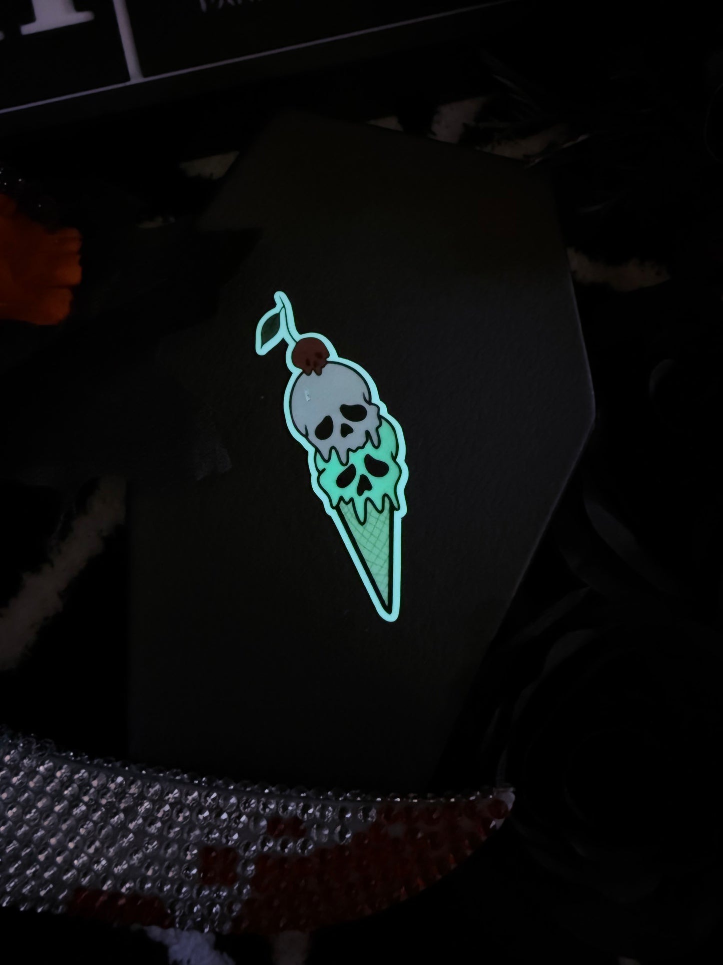 Glow in the dark I SCREAM Sticker