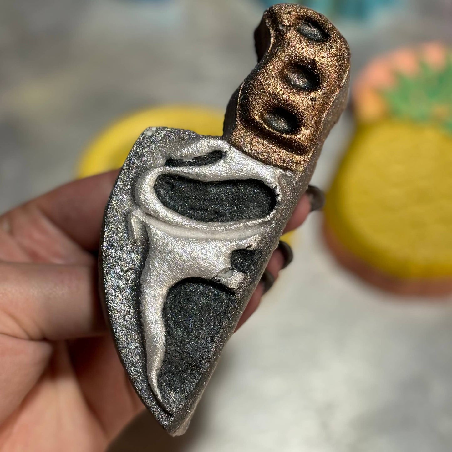 Scream kn!fe Bath Bomb